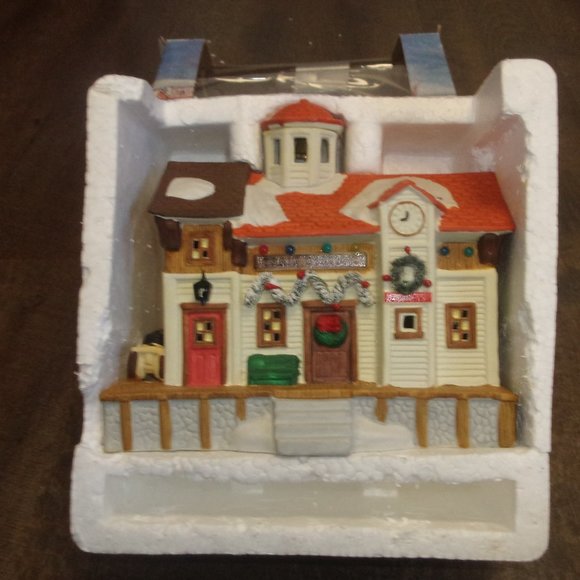 Dickensville Train Station porcelain house building light up MIB - Picture 1 of 1